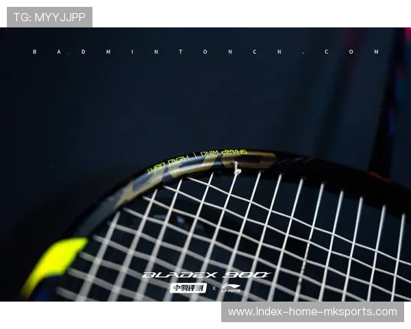 羽毛球反手劈杀成制胜一招